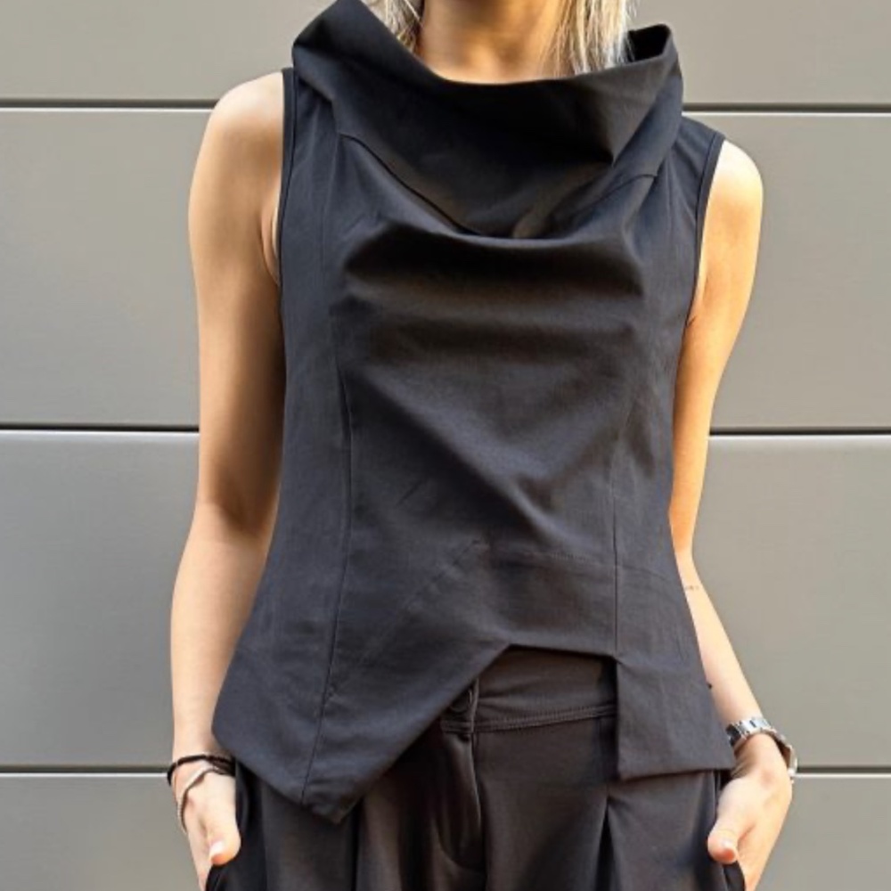 Jia Li Italian Made Guilds Black Top - Small